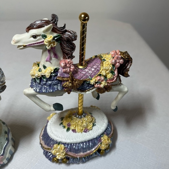Heritage House Carousel Horse Figurines. Collectible. - Picture 4 of 8